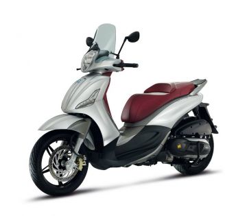 Новото Piaggio Beverly Sport Touring 350 пристигна во Динамикс
