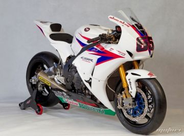 WSBK: Хонда ги покажа боите за 2012