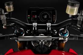 Ducati Streetfighter V4 txt 3 29 10