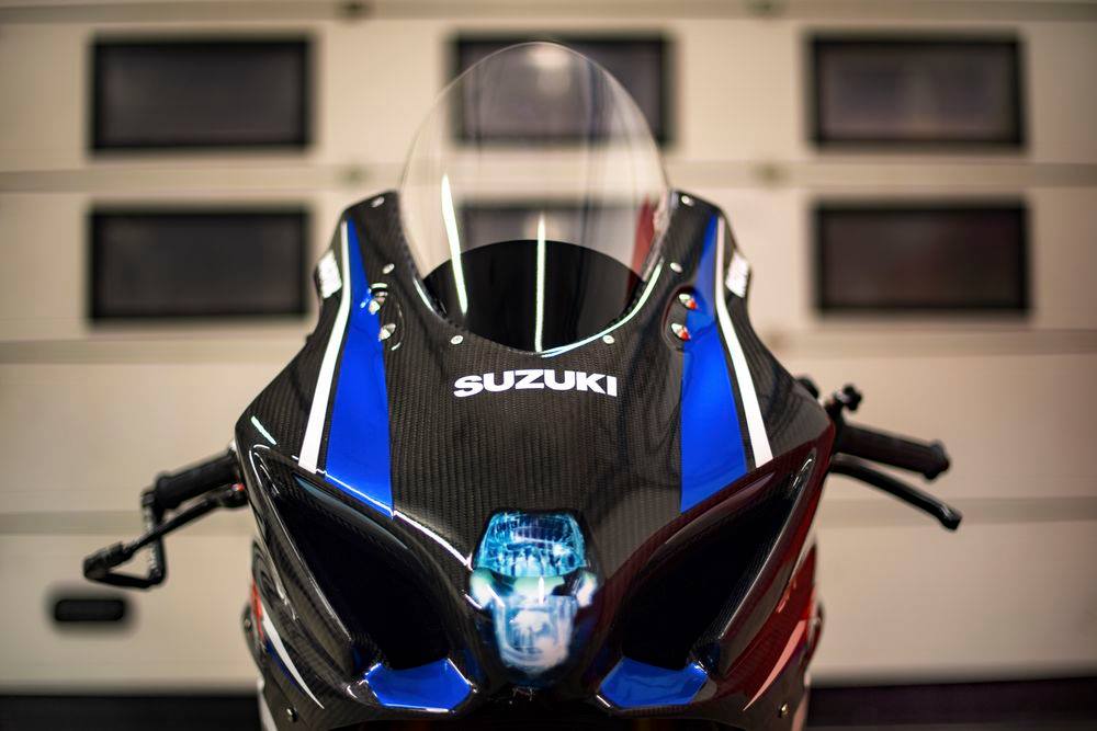 GSX R carbon teaser Suzuki Italia
